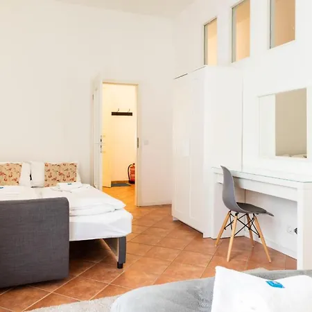 Big Aprtment In Berlin-friedrichshain