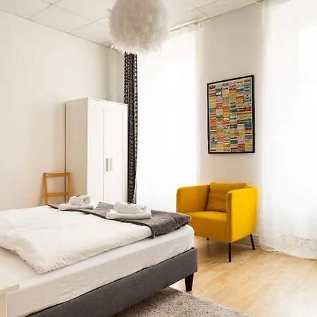 Big Aprtment In Berlin-friedrichshain Apartamento Berlín