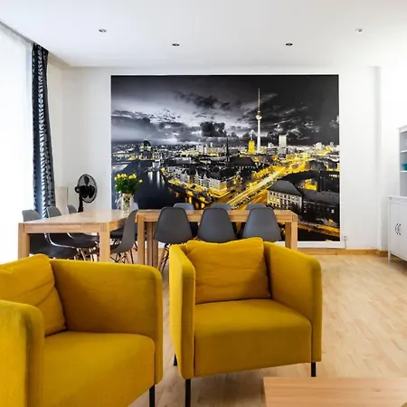 Big Aprtment In Berlin-friedrichshain Apartamento Berlín