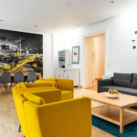 Big Aprtment In Berlin-friedrichshain * Berlín